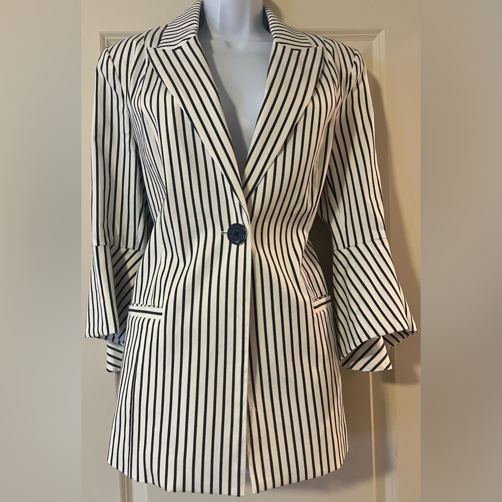 Cabi Brand Stripped Blazer w/ Bell Sleeves. Black and White. Size Small.